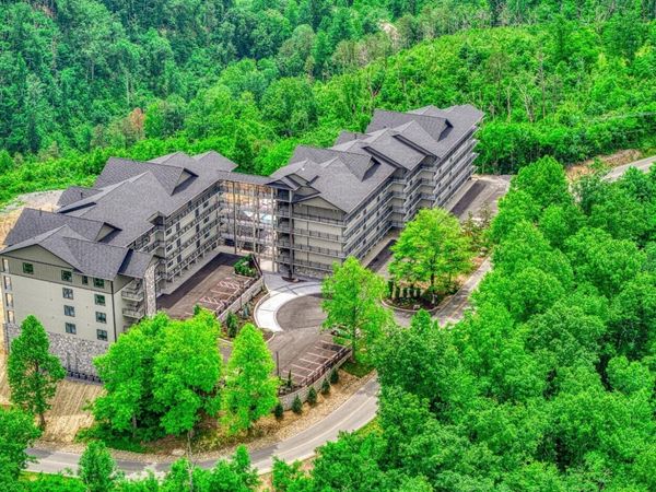 855 Campbell Lead Road, Gatlinburg, TN 37738