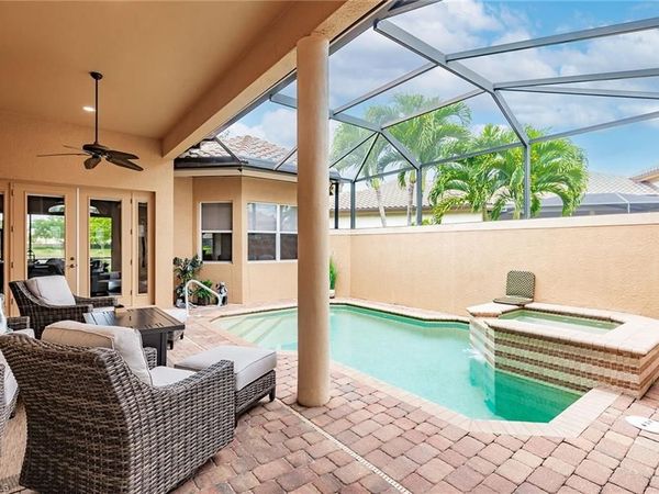 6105 Dogleg DR, NAPLES, FL 34113