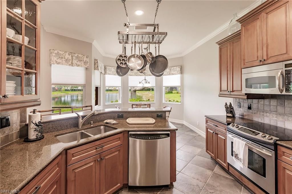 6105 Dogleg Dr, Naples, FL 34113 Photo