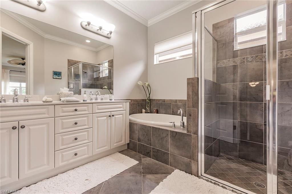 6105 Dogleg Dr, Naples, FL 34113 Photo