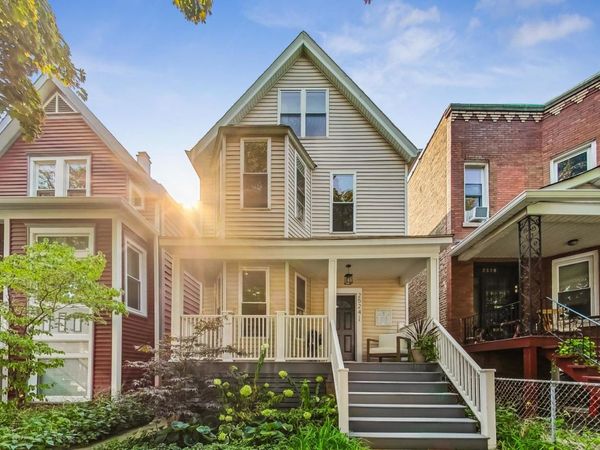 2524 N Washtenaw Avenue, Unit 1F, Chicago, IL 60647