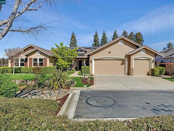 5 Pardi Ln, Clayton, CA 94517