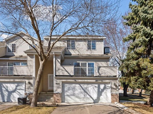 7623 Nicholas Way, Chanhassen, MN 55317