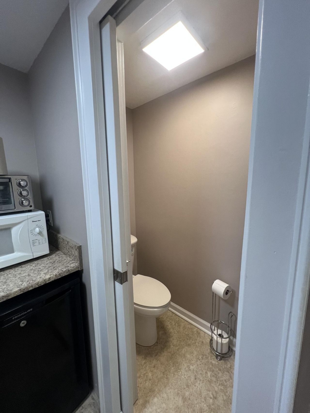 537 Folly Road Photo 20