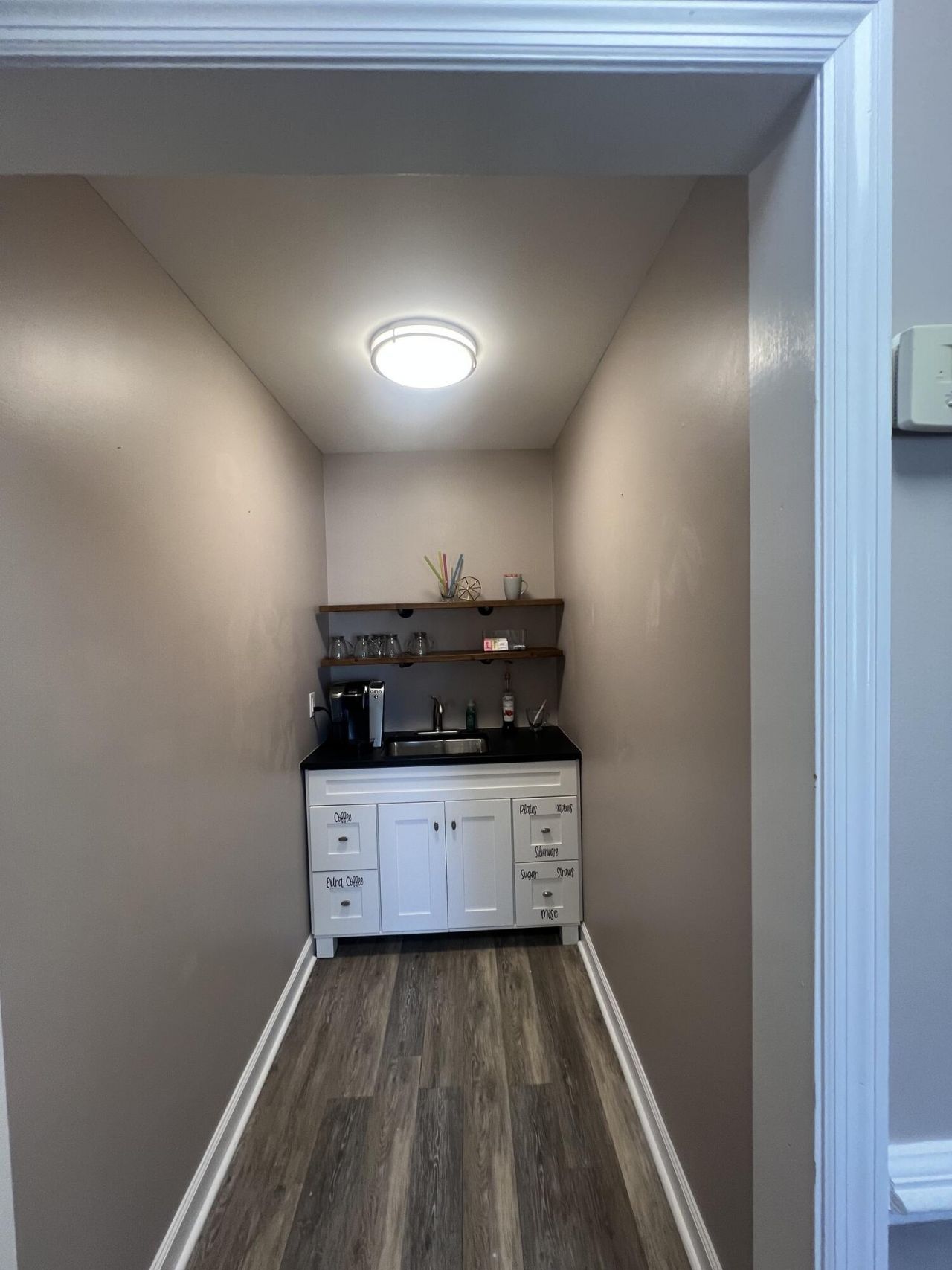 537 Folly Road Photo 4