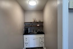 537 Folly Road photo 4