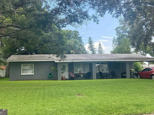 668 44th Avenue NE, Saint Petersburg, FL 33703