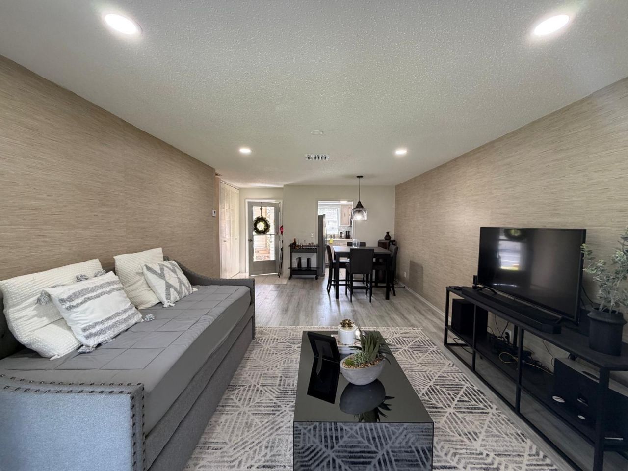 2572 E Emory Dr, Unit D, West Palm Beach, FL 33415 Photo