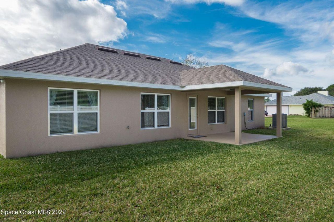 405 NE Airoso Boulevard, Port Saint Lucie, FL 34983 Photo