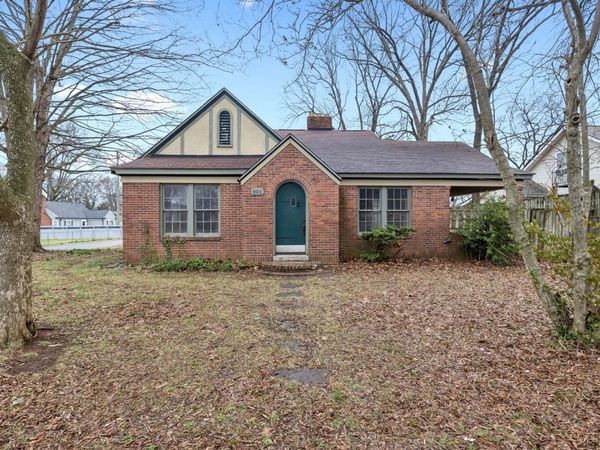 801 E Burton St , Murfreesboro, TN 37130