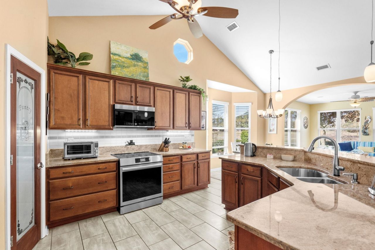 2797 Sanctuary Blvd. Photo 12