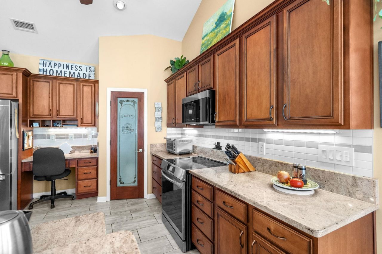 2797 Sanctuary Blvd. Photo 13