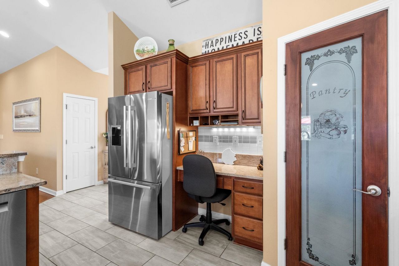 2797 Sanctuary Blvd. Photo 15