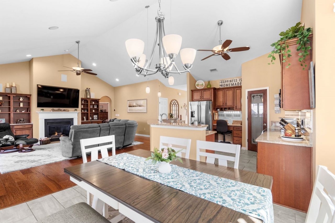 2797 Sanctuary Blvd. Photo 18