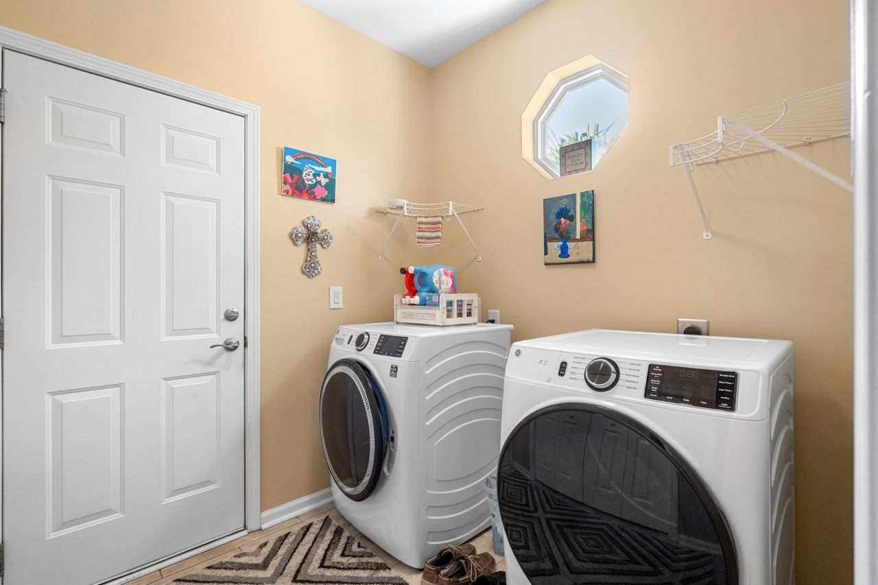 2797 Sanctuary Blvd. Photo 33