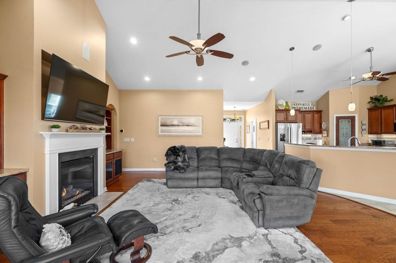 2797 Sanctuary Blvd. Photo 6