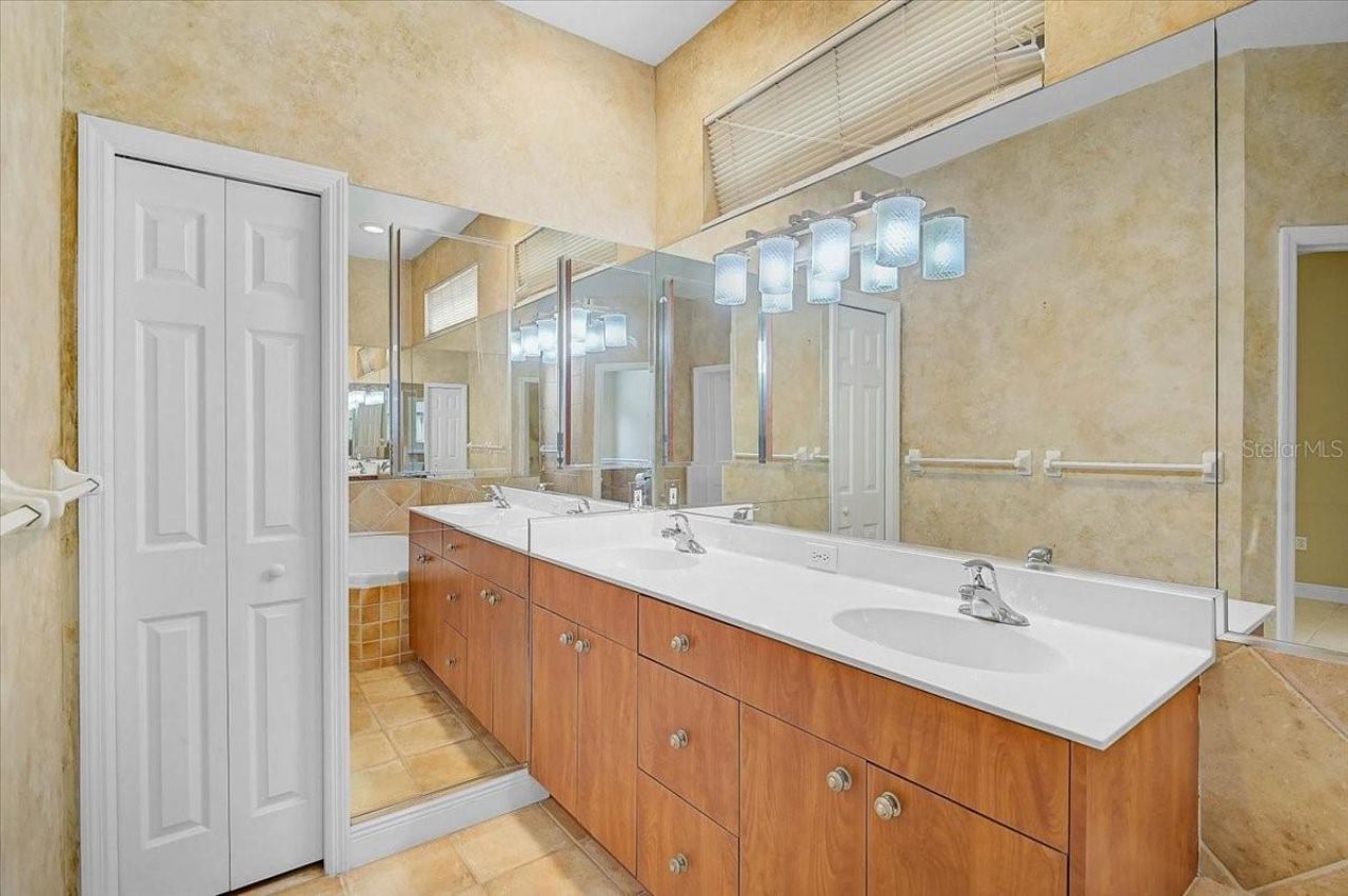 5453 Ashton Manor Drive, Sarasota, FL 34233 Photo