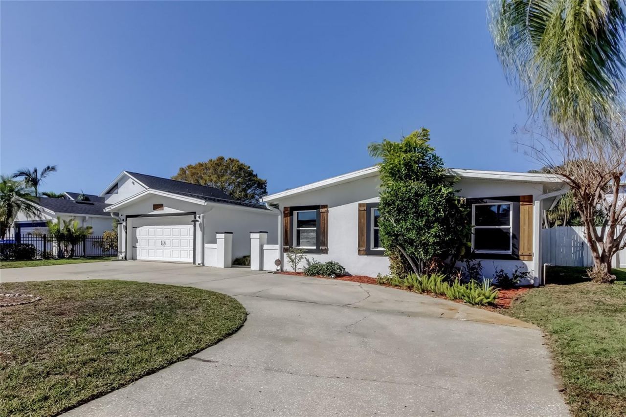3936 E Eden Roc Circle, Tampa, FL 33634 Photo
