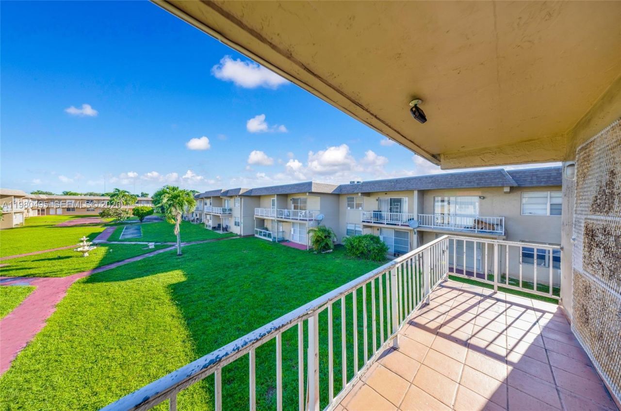 301 NW 177th St, Unit 201, Miami Gardens, FL 33169 Photo