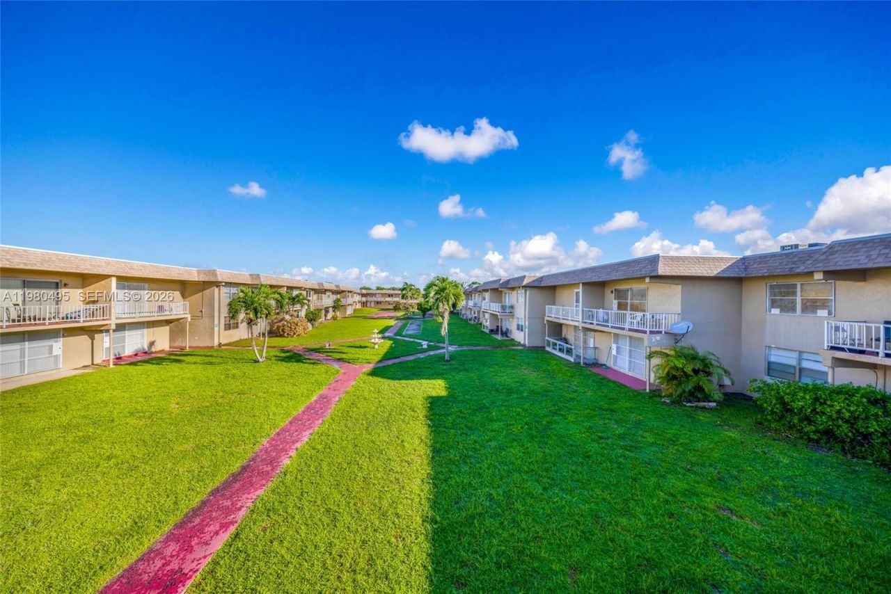 301 NW 177th St, Unit 201, Miami Gardens, FL 33169 Photo