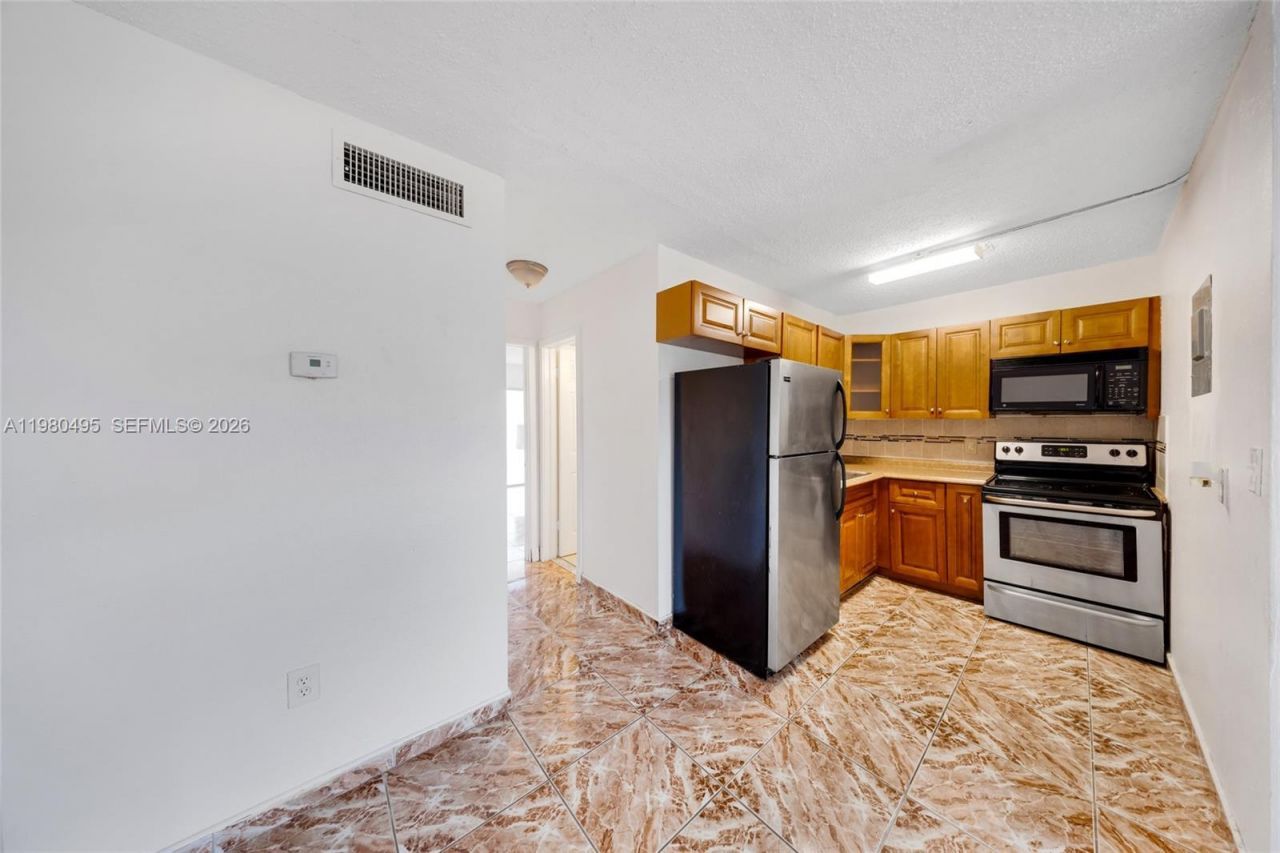 301 NW 177th St, Unit 201, Miami Gardens, FL 33169 Photo