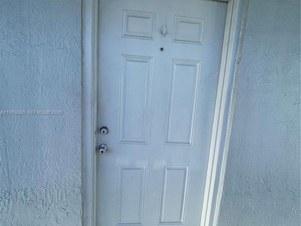 6121 W 24th Ave, Unit 206, Hialeah, FL 33016