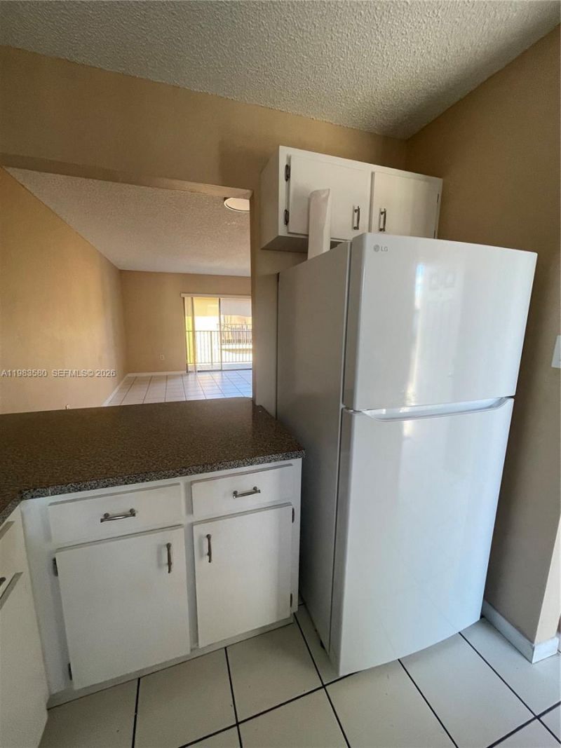 6121 W 24th Ave, Unit 206, Hialeah, FL 33016 Photo