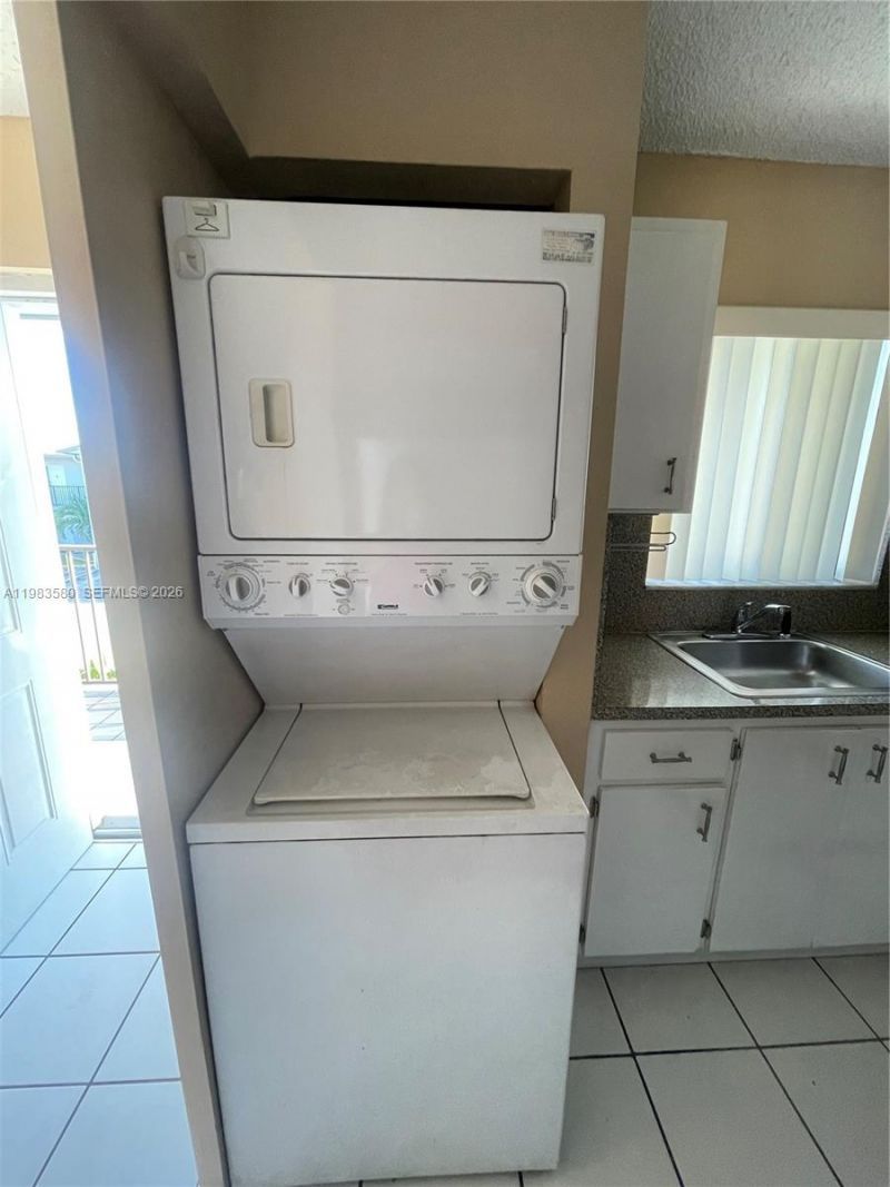 6121 W 24th Ave, Unit 206, Hialeah, FL 33016 Photo
