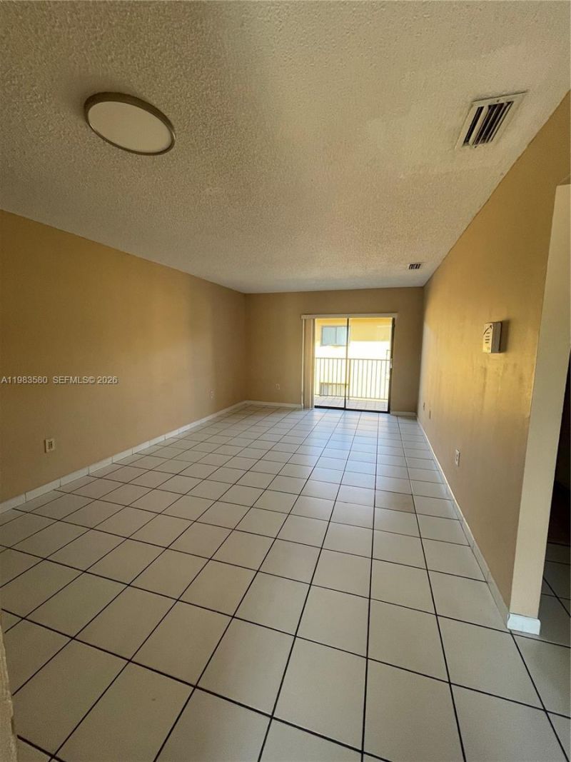6121 W 24th Ave, Unit 206, Hialeah, FL 33016 Photo
