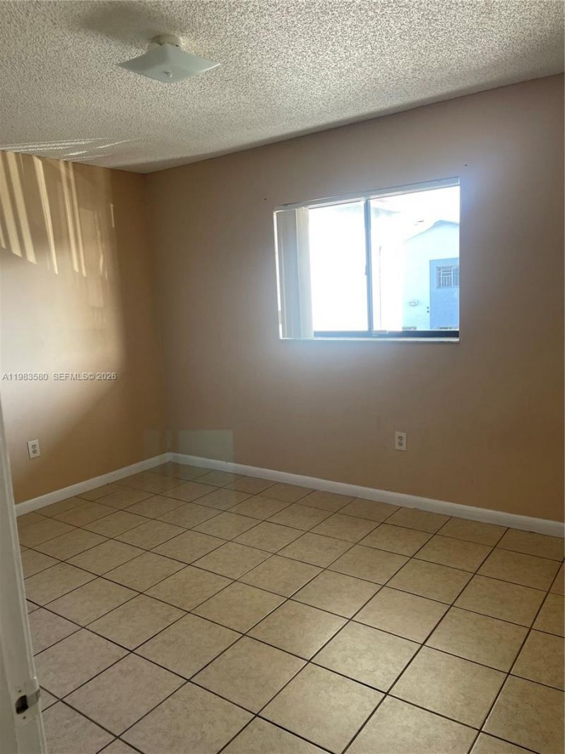 6121 W 24th Ave, Unit 206, Hialeah, FL 33016 Photo