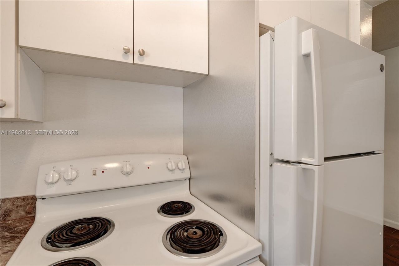 856 SW 10th St , Unit #2, Hallandale Beach, FL 33009 Photo