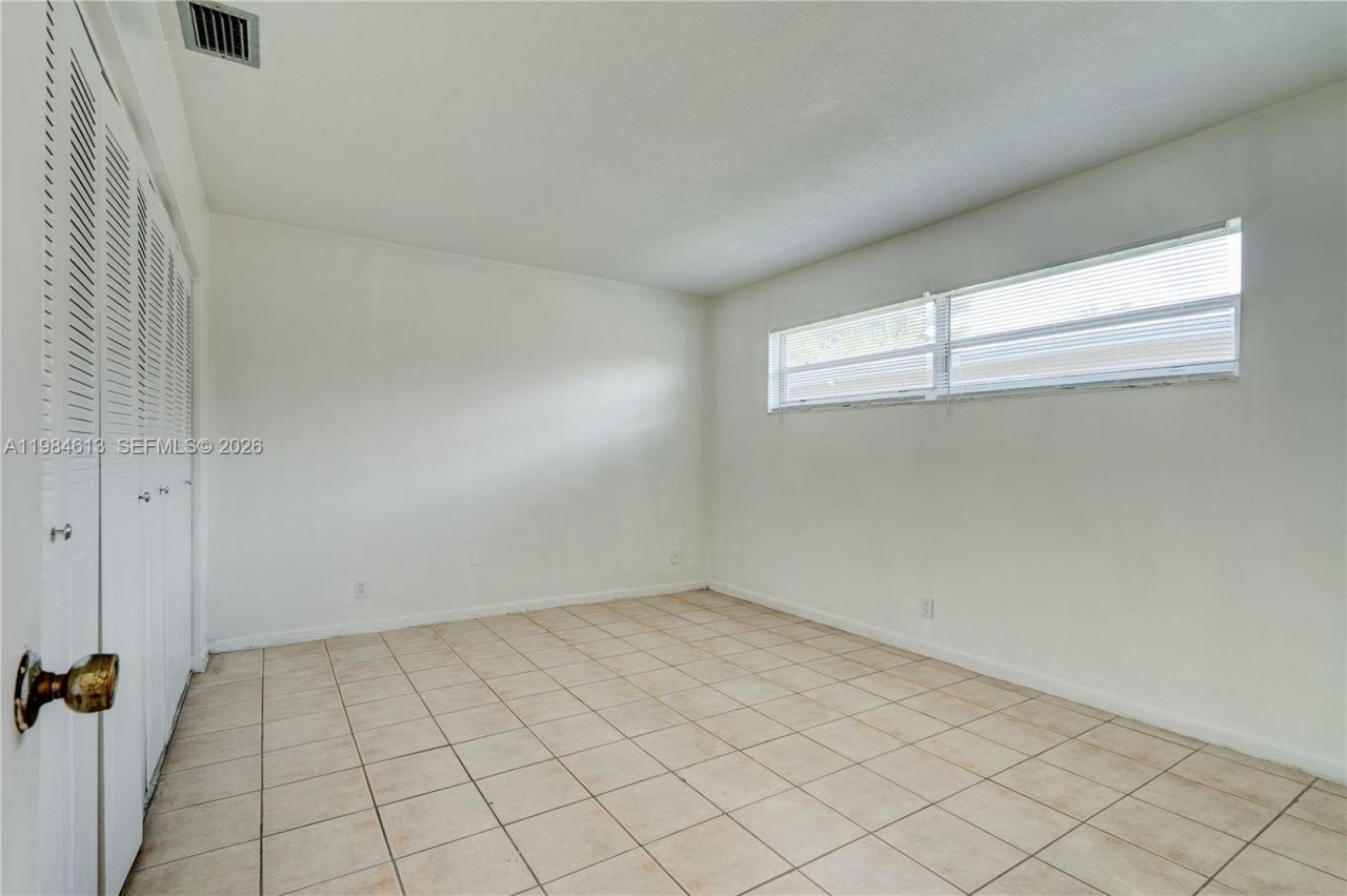 856 SW 10th St , Unit #2, Hallandale Beach, FL 33009 Photo