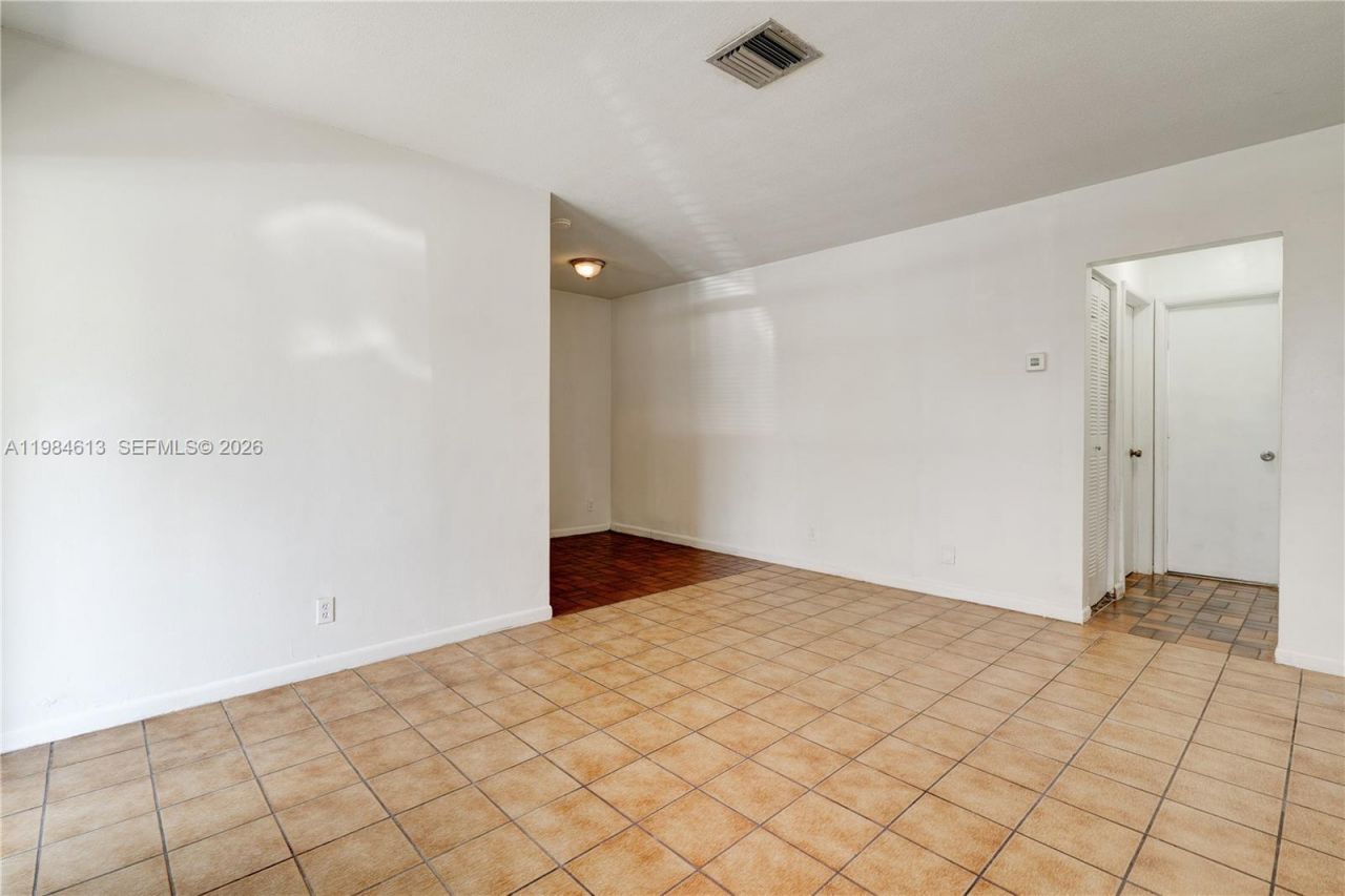 856 SW 10th St , Unit #2, Hallandale Beach, FL 33009 Photo