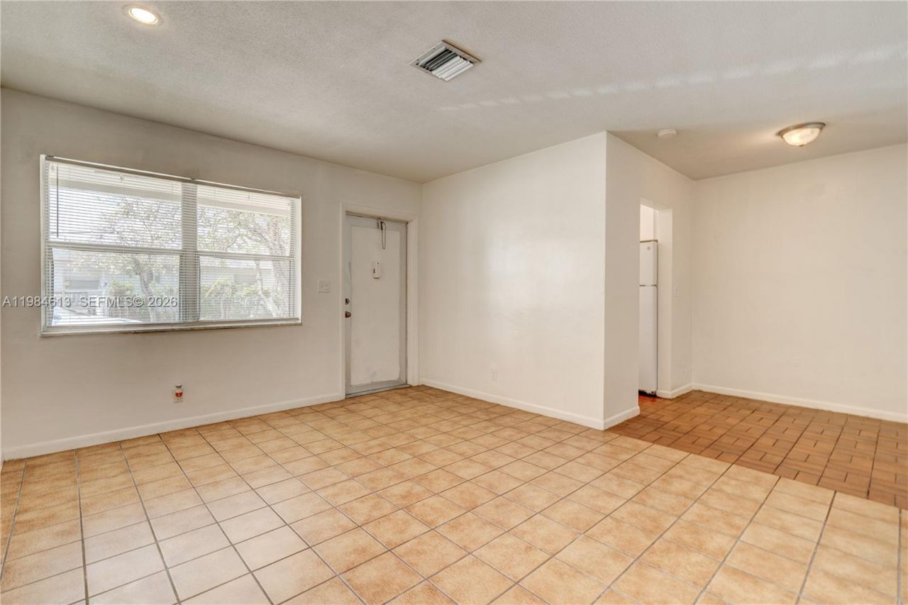 856 SW 10th St , Unit #2, Hallandale Beach, FL 33009 Photo