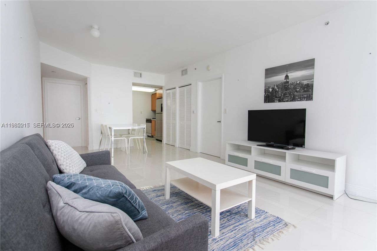 6365 Collins Ave, Unit 806, Miami Beach, FL 33141 Photo