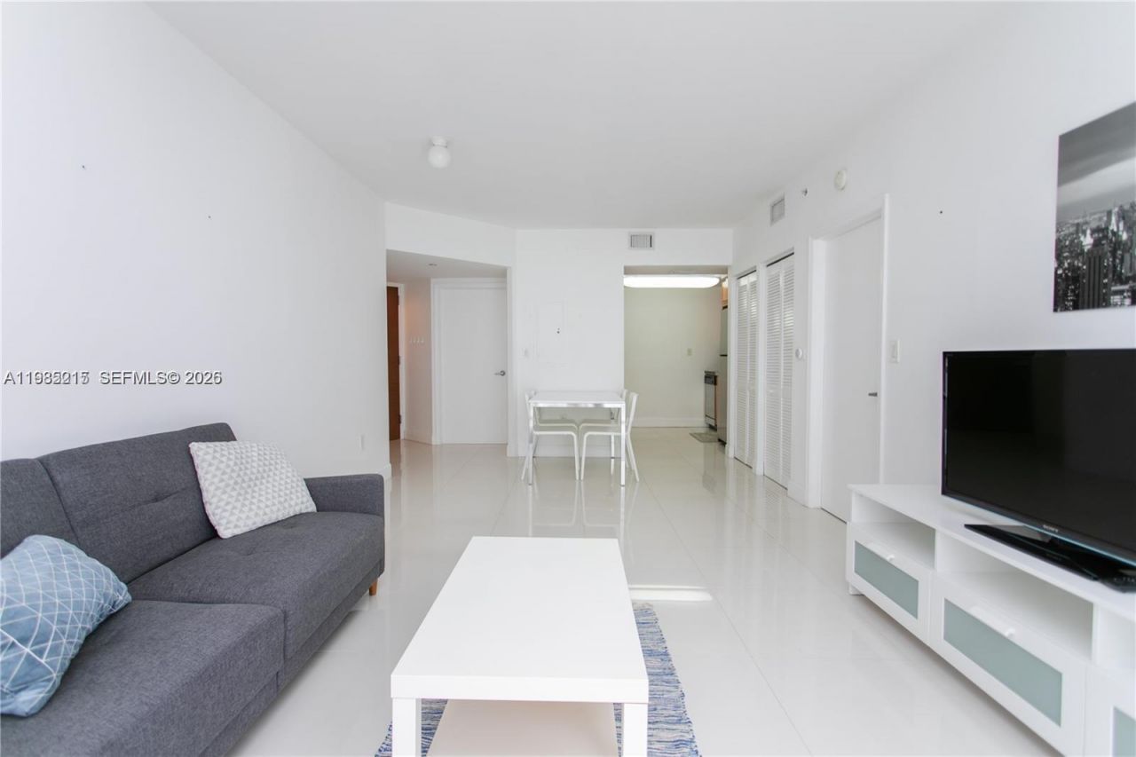 6365 Collins Ave, Unit 806, Miami Beach, FL 33141 Photo