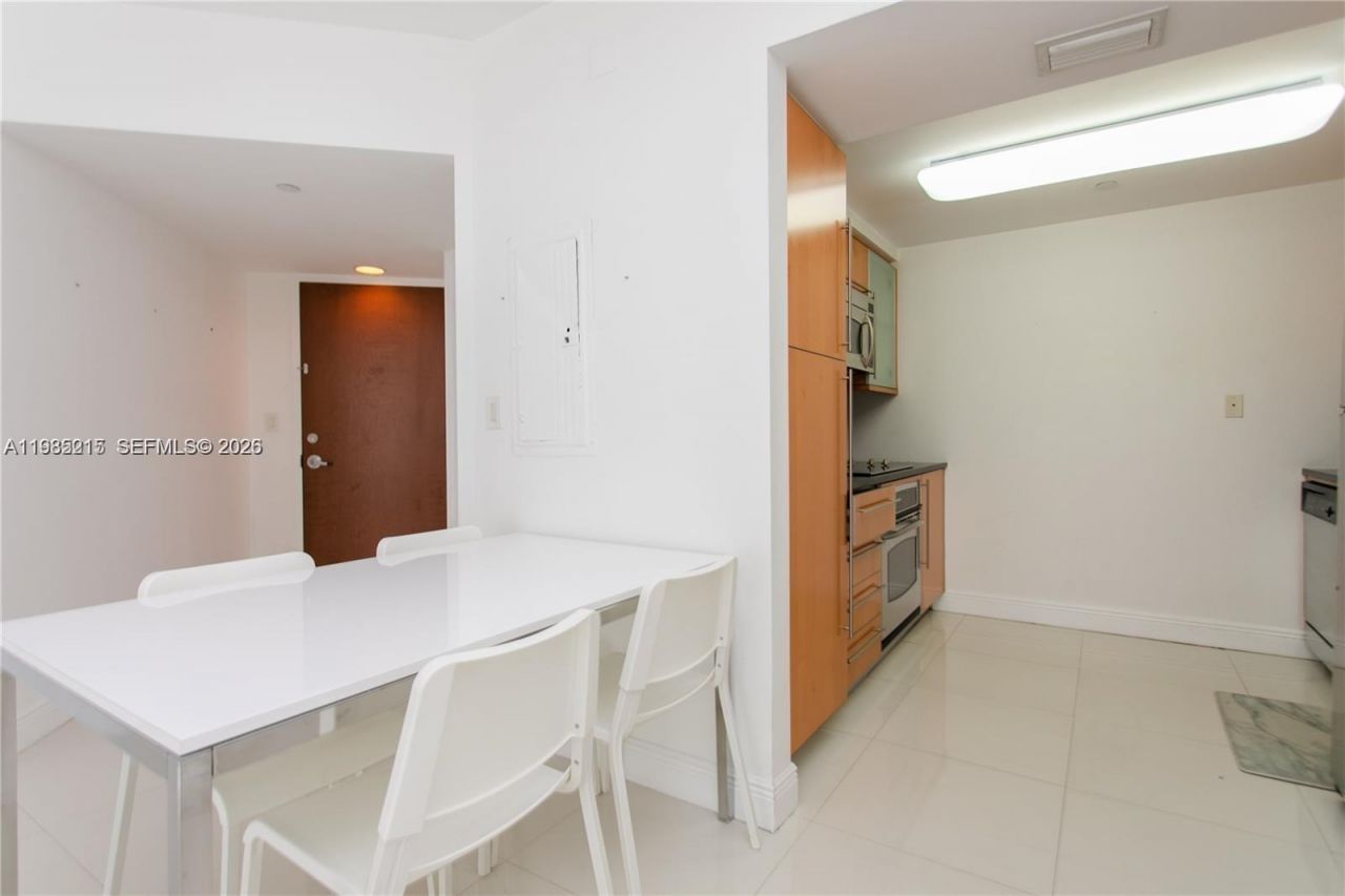 6365 Collins Ave, Unit 806, Miami Beach, FL 33141 Photo