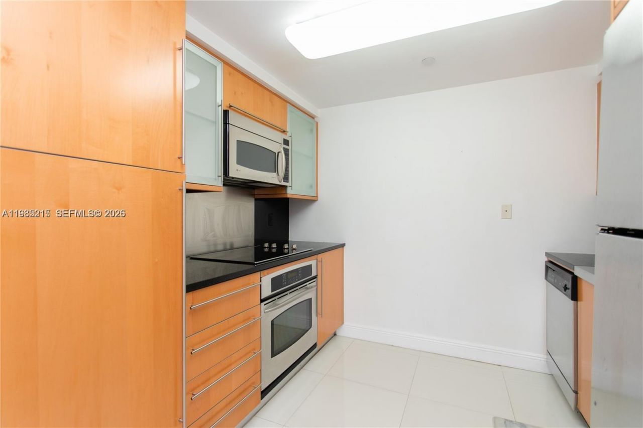6365 Collins Ave, Unit 806, Miami Beach, FL 33141 Photo
