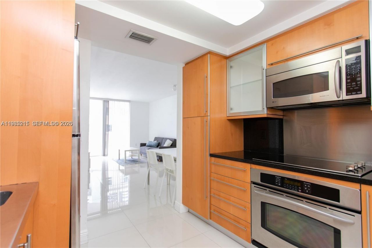6365 Collins Ave, Unit 806, Miami Beach, FL 33141 Photo