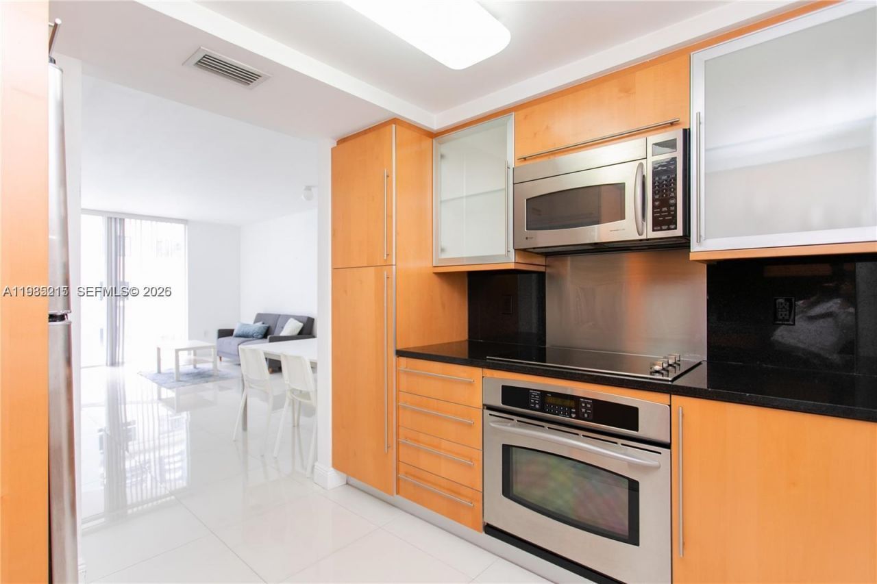 6365 Collins Ave, Unit 806, Miami Beach, FL 33141 Photo