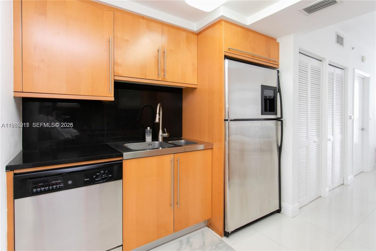 6365 Collins Ave, Unit 806, Miami Beach, FL 33141 Photo