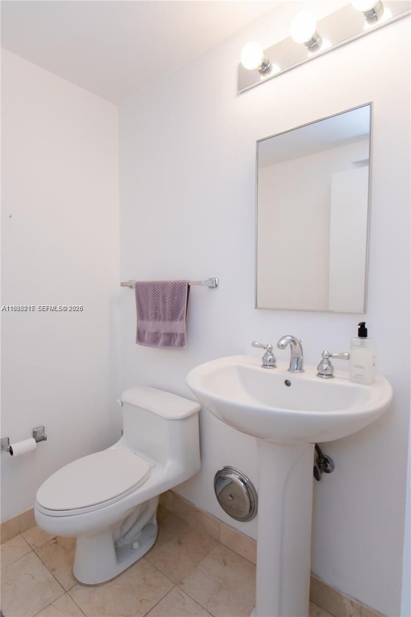 6365 Collins Ave, Unit 806, Miami Beach, FL 33141 Photo
