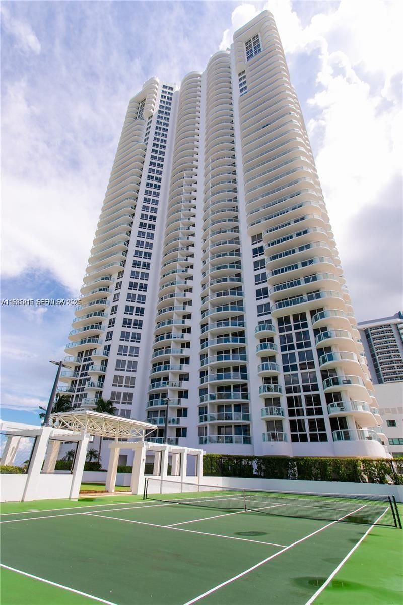 6365 Collins Ave, Unit 806, Miami Beach, FL 33141 Photo