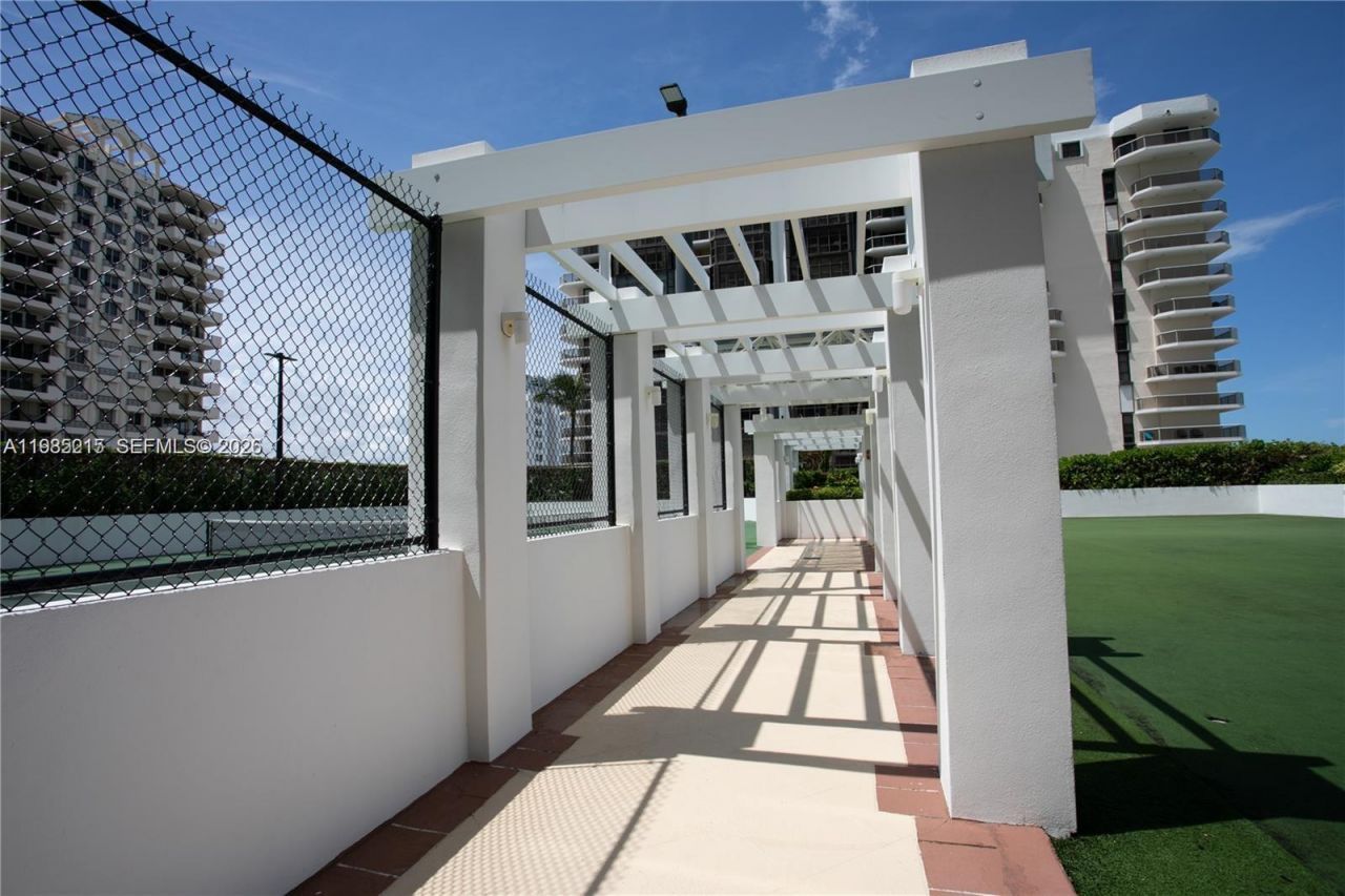 6365 Collins Ave, Unit 806, Miami Beach, FL 33141 Photo