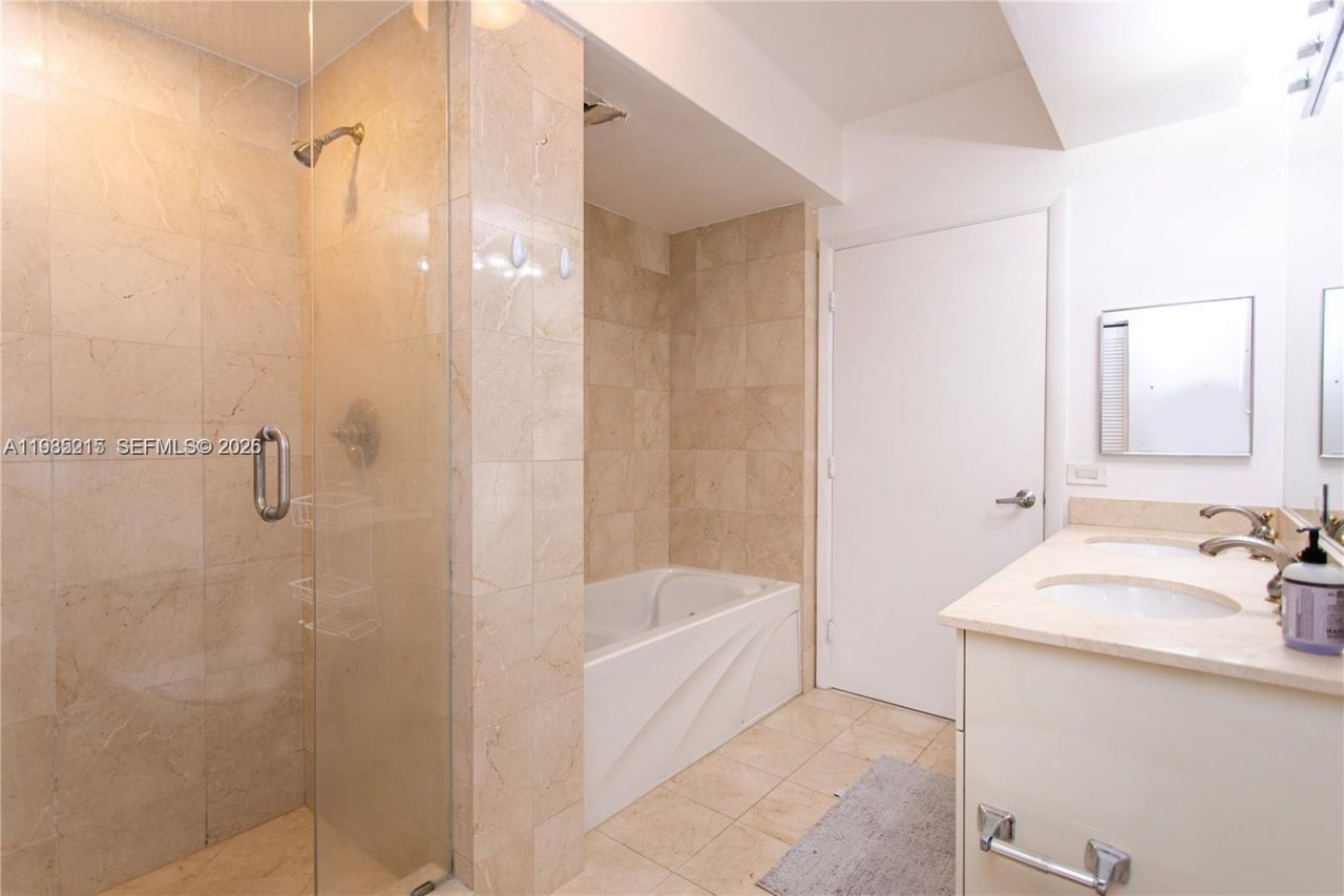 6365 Collins Ave, Unit 806, Miami Beach, FL 33141 Photo