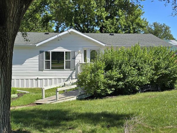 1920 W Main Street, Washington, IA 52353
