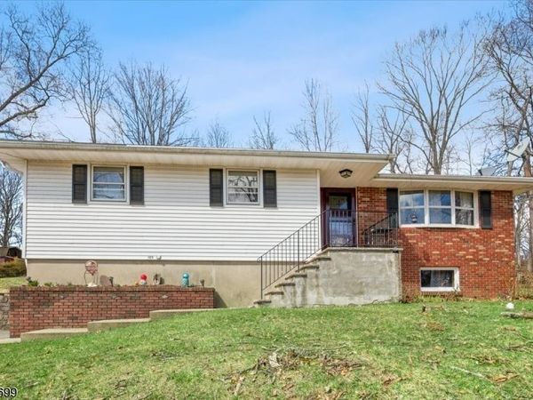 105 Andover Sparta Rd, Andover, NJ 07860