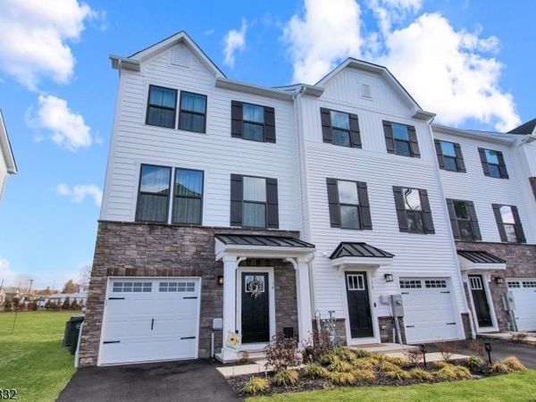 14 Saw Mill Circle, Hackettstown, NJ 07840