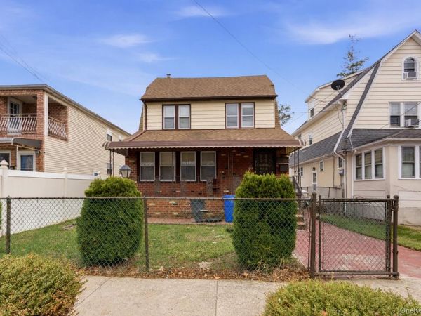 20532 104th Avenue , Saint Albans, NY 11412