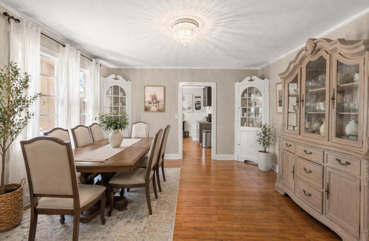 22 Flowers Street Photo 12